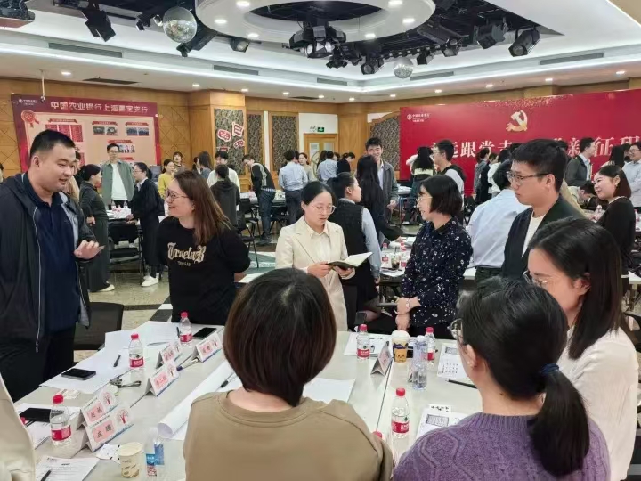 金融政策和金融工具双轮驱动