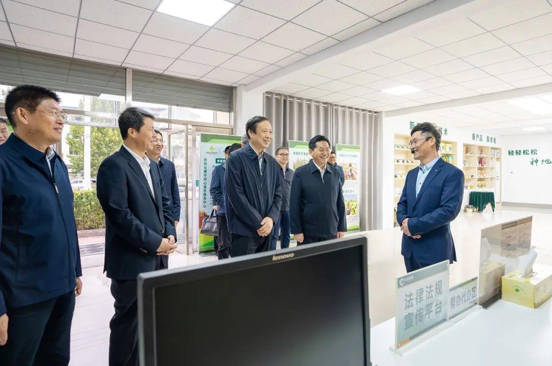 张建民在山东烟草调研